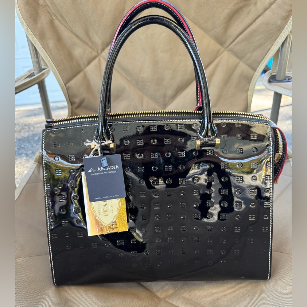 Brand new Italian Patent Leather Handbag w/dustbag